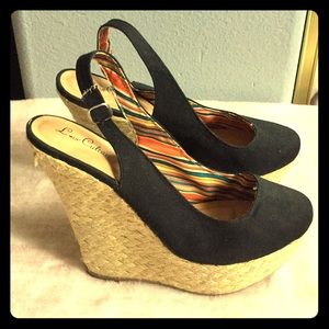 NWOT Black wedges ☀️